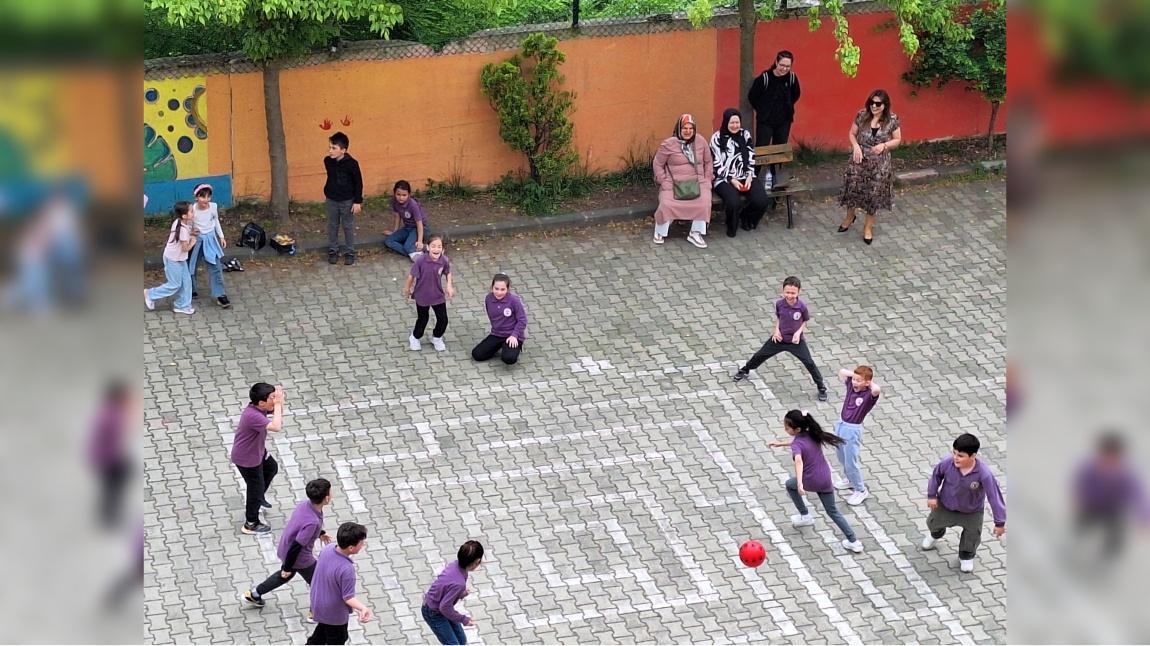 Geleneksel Çocuk Oyunları Şenliği